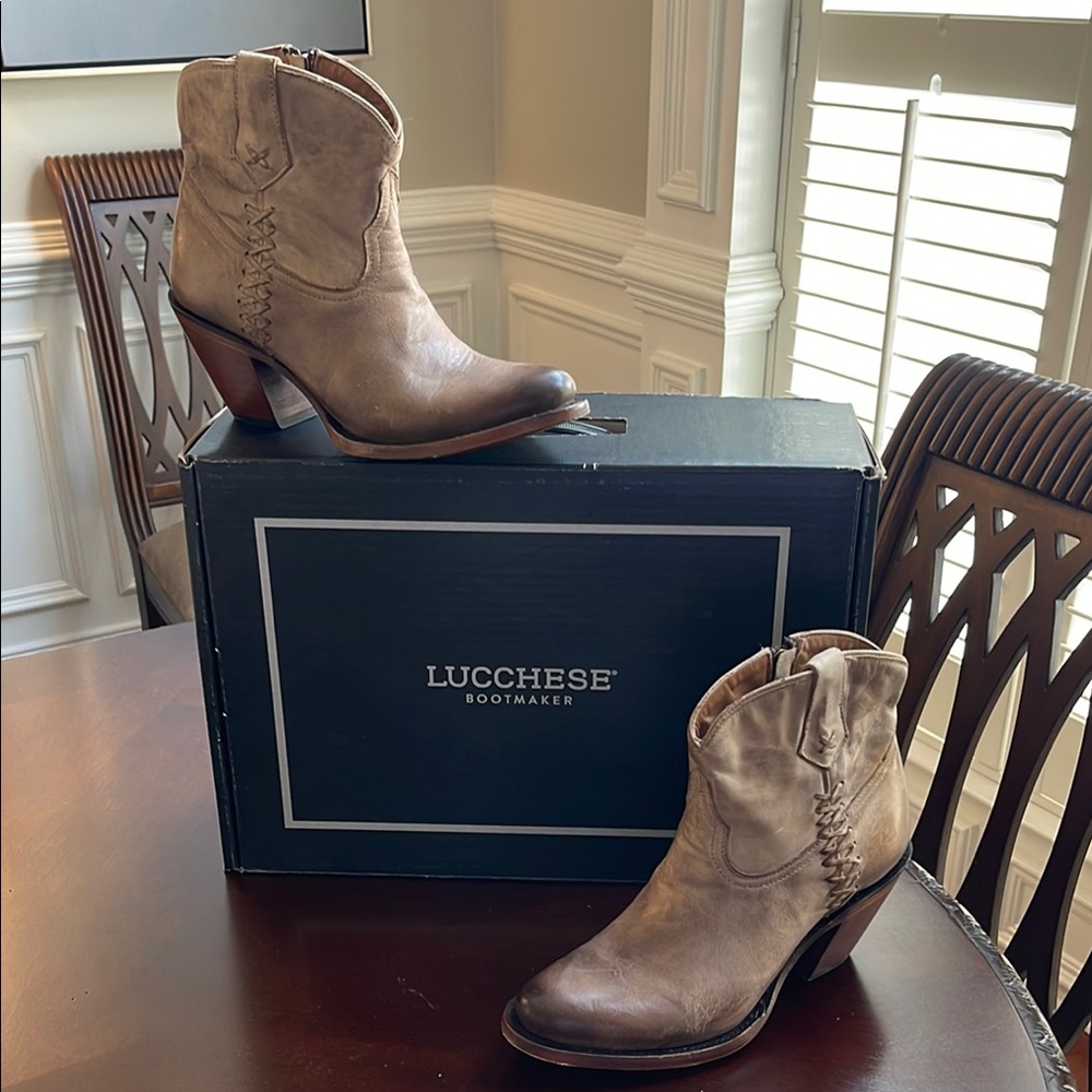 Lucchese Women's Tan Ankle Boots